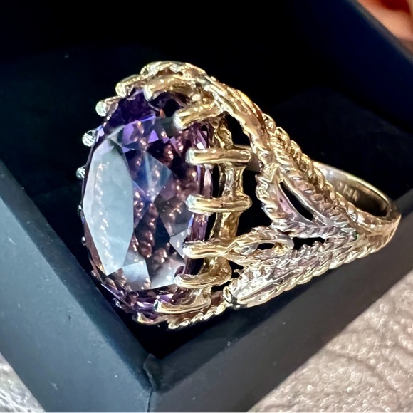 Vintage Estate Giant Amethyst Ring Solid 14k Gold caged prongs Filigree Ring - Picture 3 of 17
